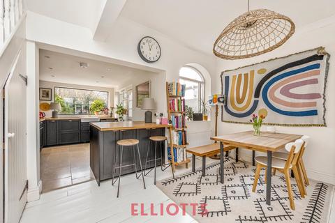 2 bedroom terraced house for sale, Maldon Road, Brighton