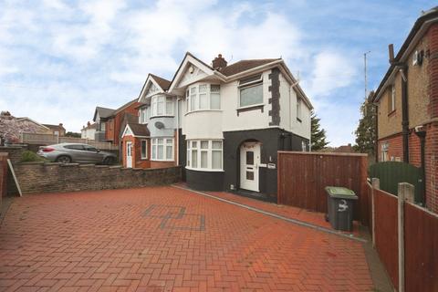 undefined, Somerset Avenue, Luton