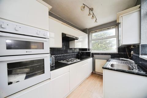 undefined, Somerset Avenue, Luton