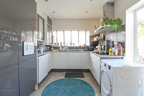 undefined, Motspur Park, NEW MALDEN KT3