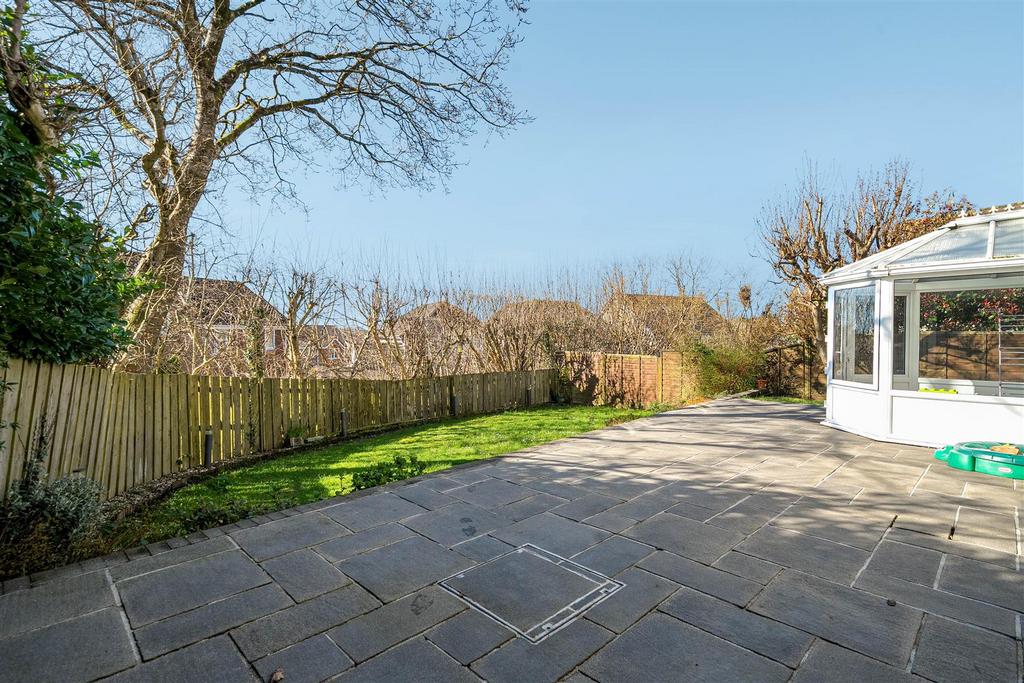 Howards Patio.jpg