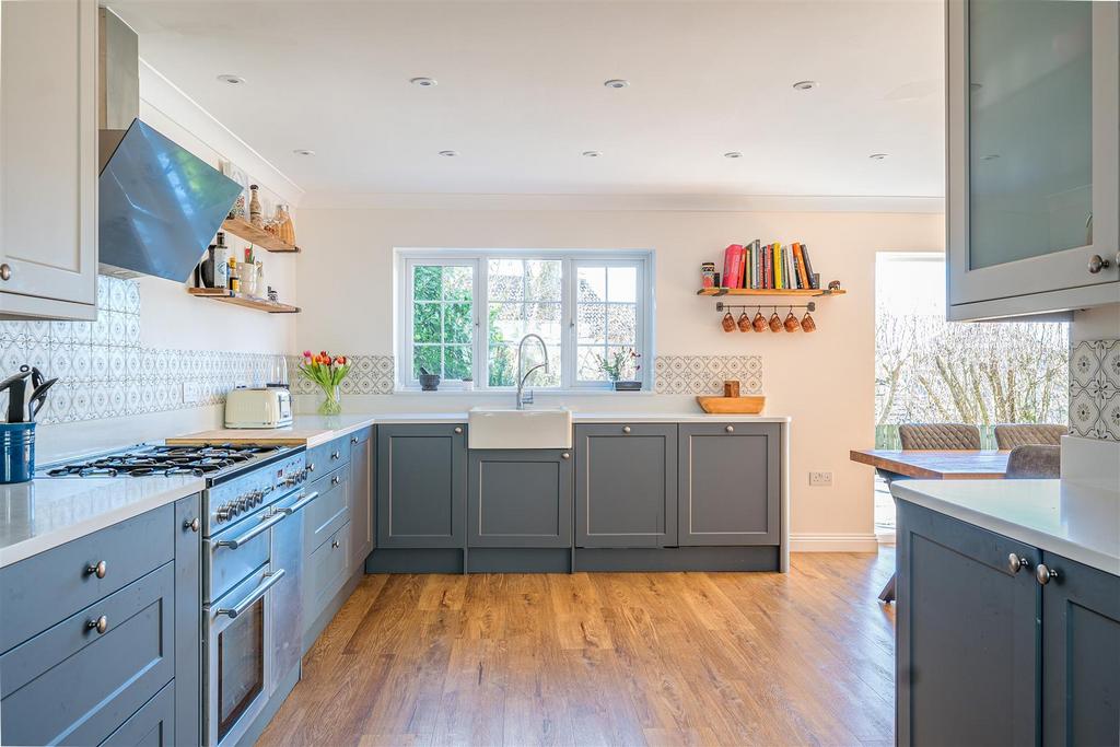 Howards Kitchen.jpg