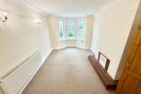 2 bedroom flat for sale, The Rutts, Bushey WD23