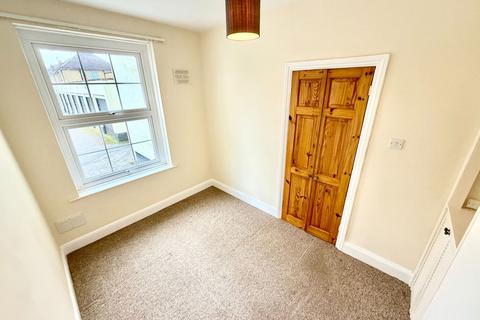 2 bedroom flat for sale, The Rutts, Bushey WD23