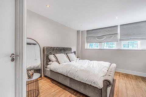 3 bedroom apartment to rent, Marylebone Road, London NW1