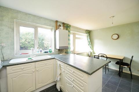 4 bedroom terraced house for sale, Liphook Close, Hornchurch, RM12