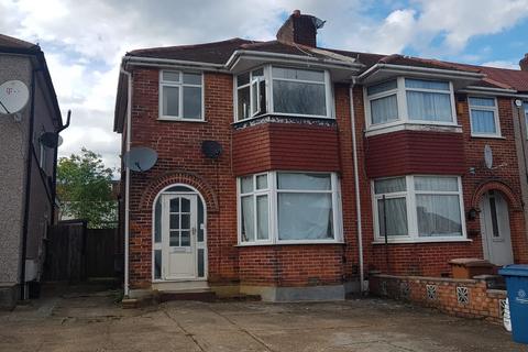 3 bedroom semi-detached house to rent, Mollison Way, Edgware HA8