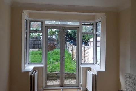 3 bedroom semi-detached house to rent, Mollison Way, Edgware HA8
