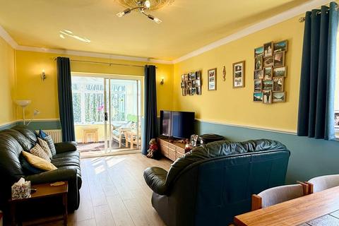 2 bedroom detached bungalow for sale, Oakfield Drive, Kilgetty, SA68