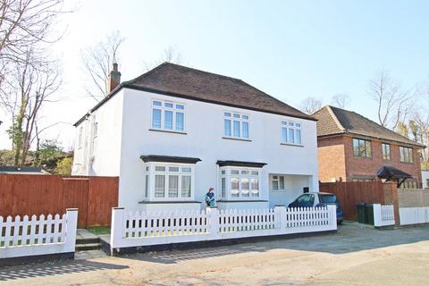 South Eden Park Road, Beckenham, BR3