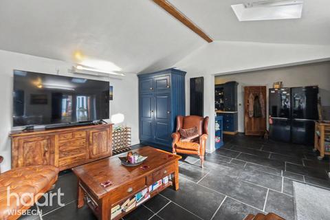 4 bedroom detached house for sale, Victoria Road, Wisbech
