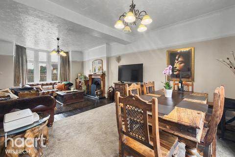 4 bedroom detached house for sale, Victoria Road, Wisbech