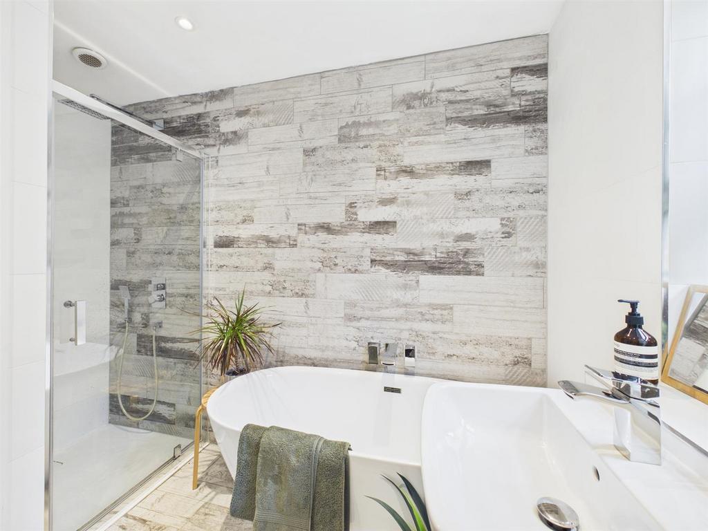 Bath 3.jpg