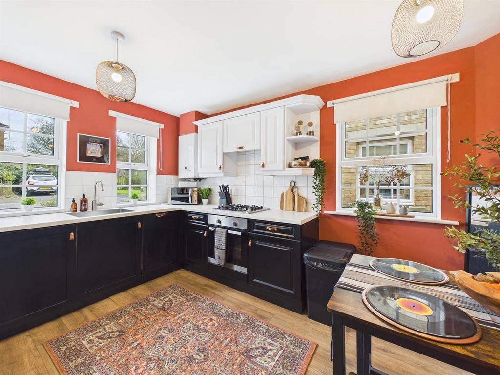 Kitchen 1.jpg