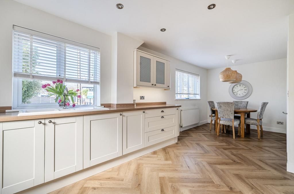 Kitchen/Breakfast Rm