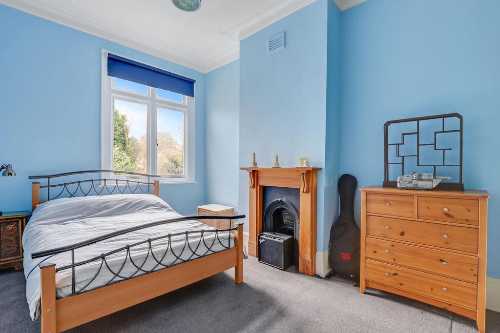 13-c2f2 JHProp World- 84 Venner Road - 34-medium.jpg