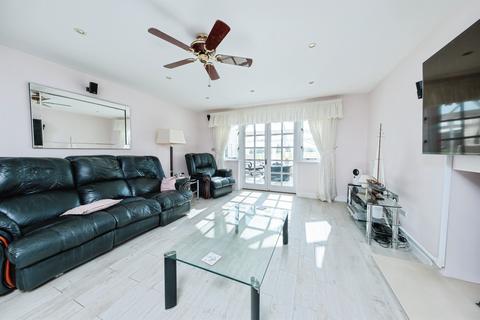 4 bedroom detached house for sale, Horseshoes Close, Grendon Underwood, Aylesbury