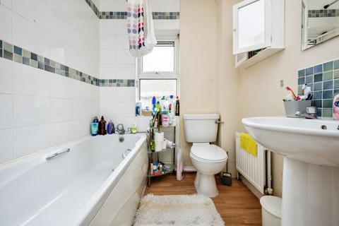 undefined, Goldington Avenue, Bedford, MK40