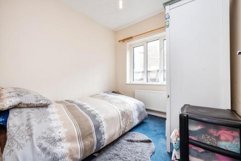 undefined, Goldington Avenue, Bedford, MK40