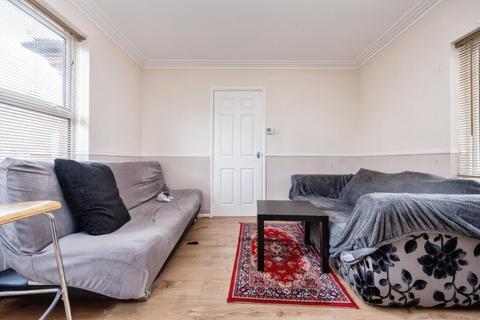 undefined, Goldington Avenue, Bedford, MK40