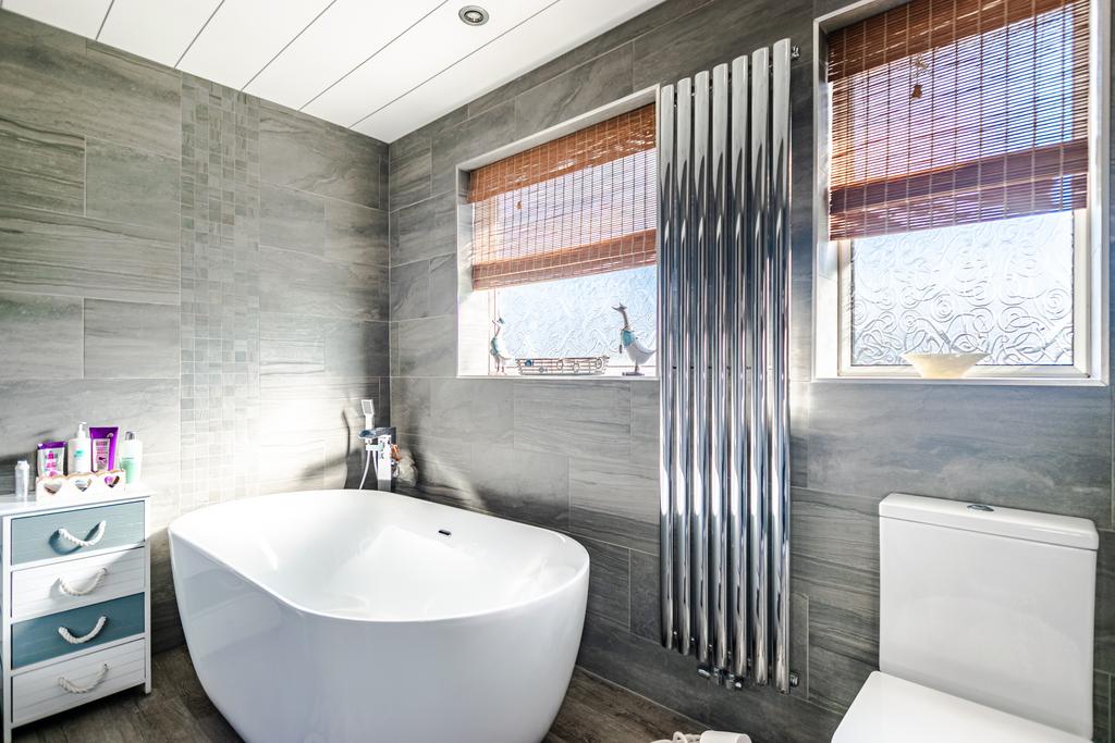 Bathroom1