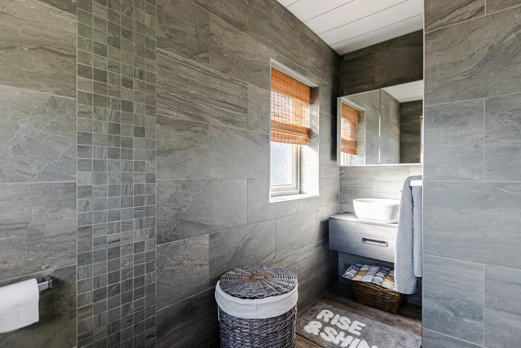 Bathroom2