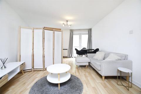 2 bedroom flat to rent, Fountain Court, 2 Lafone Street, London, SE1
