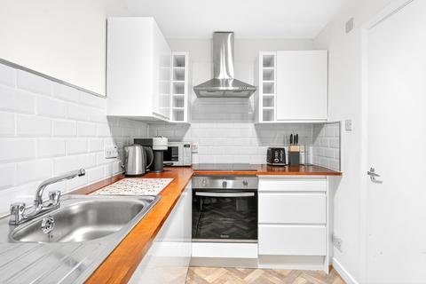 2 bedroom apartment to rent, Fountain Court, 2 Lafone Street, London, SE1