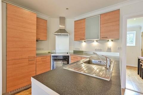 2 bedroom flat to rent, Princes Way, Southfields, London, SW19