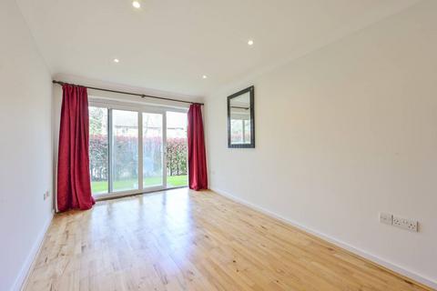 2 bedroom flat to rent, Princes Way, Southfields, London, SW19