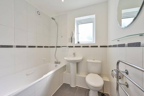 2 bedroom flat to rent, Princes Way, Southfields, London, SW19