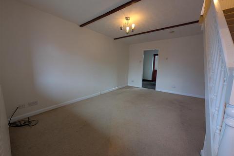 2 bedroom end of terrace house to rent, Mallard Drive, Caistor LN7