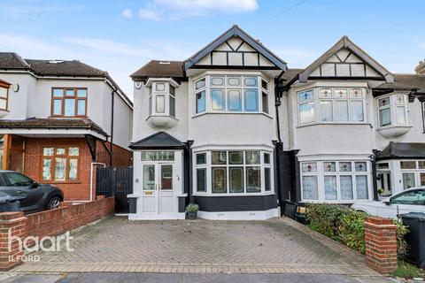 4 bedroom end of terrace house for sale, Studley Drive, ILFORD