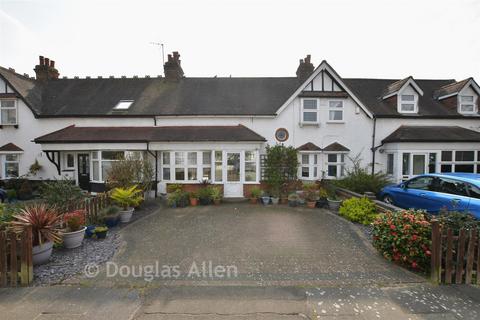 3 bedroom terraced house for sale, Haigville Gardens, Ilford, Essex