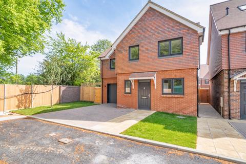 4 bedroom house for sale, 28 The Stags, London Road, Hindhead, GU26