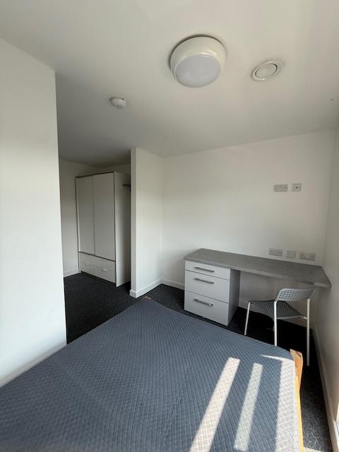 Room A (£625pcm)