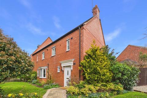 3 bedroom house to rent, Orwell Close, Stratford-Upon-Avon