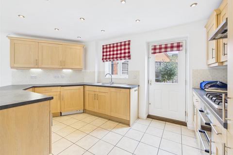 3 bedroom house to rent, Orwell Close, Stratford-Upon-Avon