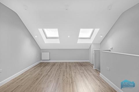 undefined, Gabriel Mews, London, N10