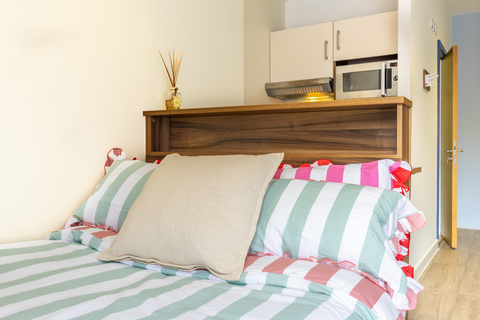 Studio to rent, Classic Studio at Central Studios, 4 Greyfriars Road RG1