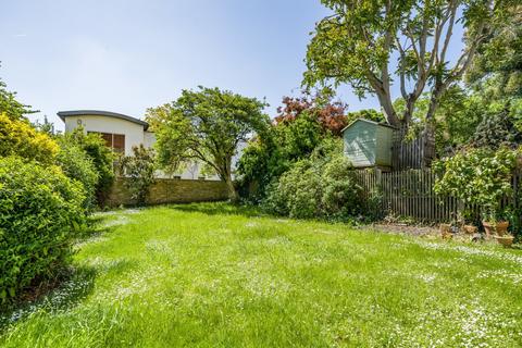 2 bedroom flat for sale, Trinity Crescent, Balham, London, SW17