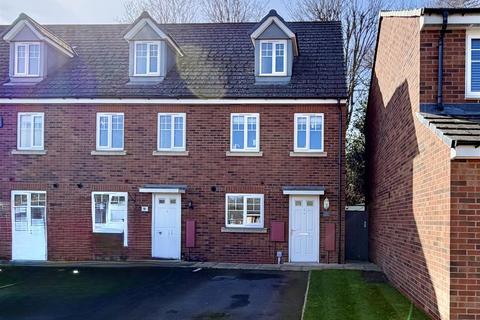 3 bedroom end of terrace house for sale, Nash Gardens, Wollaston