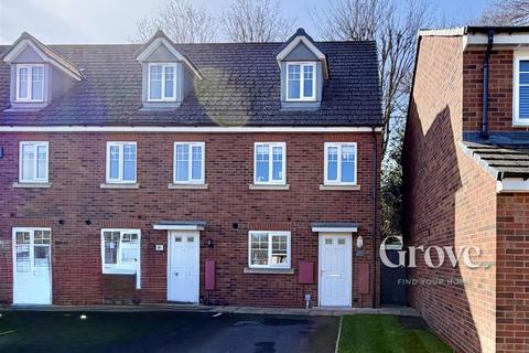 3 bedroom end of terrace house for sale, Nash Gardens, Wollaston