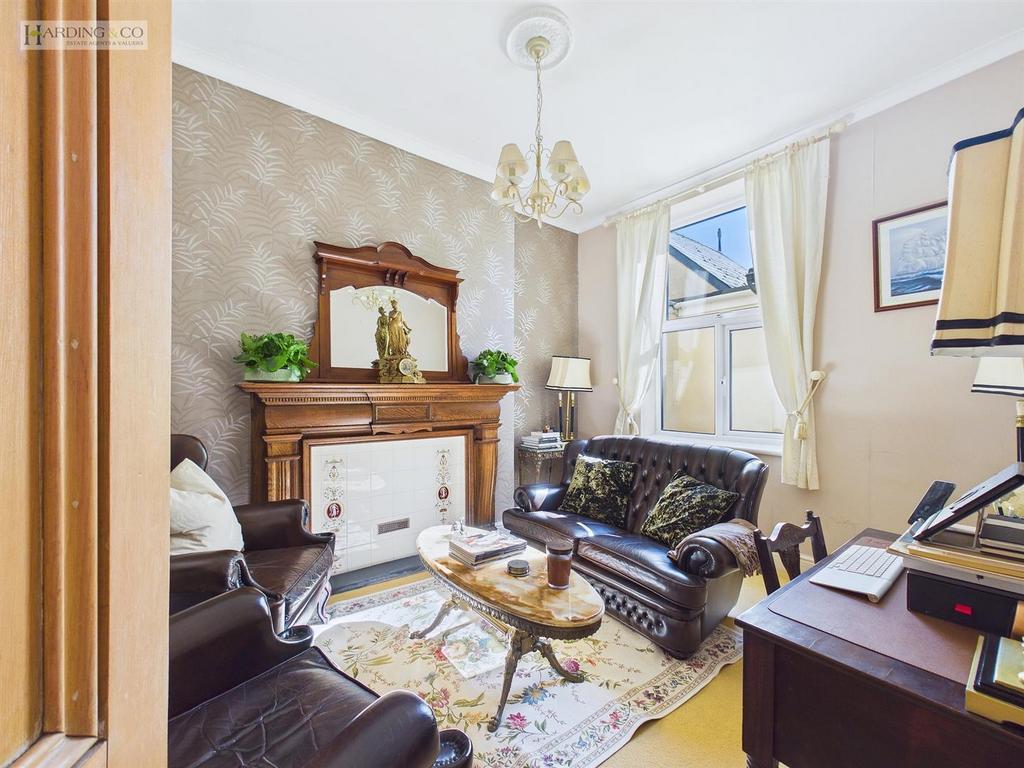 Bedroom/Reception .1.jpg
