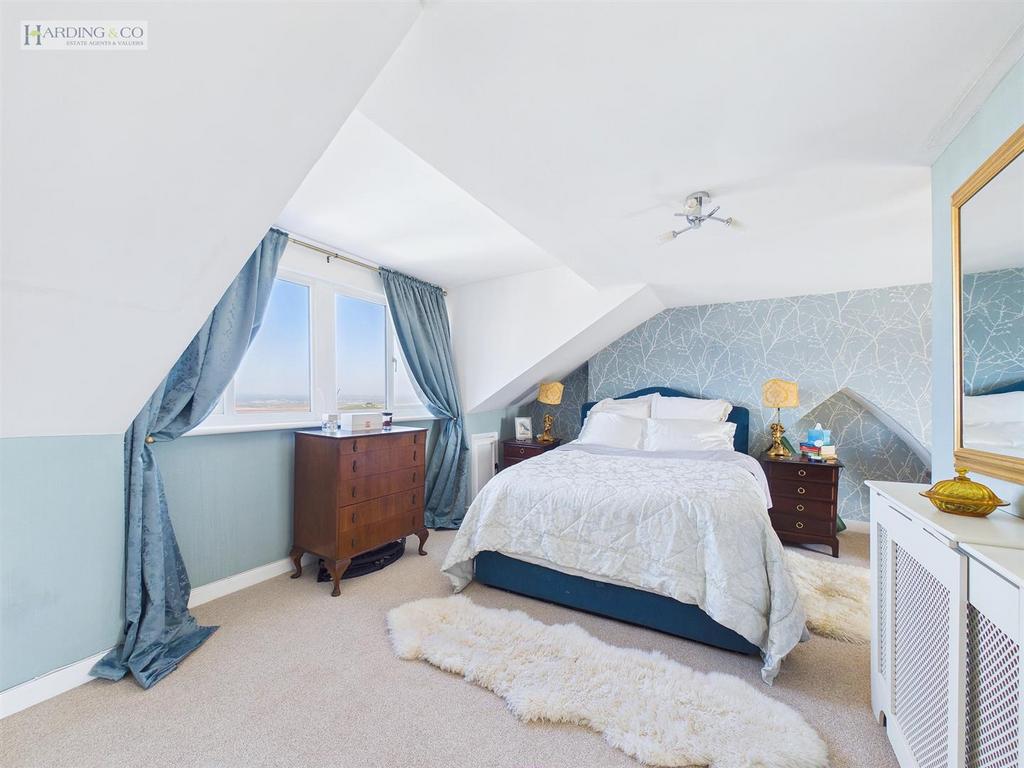 Bedroom 1 .1.jpg