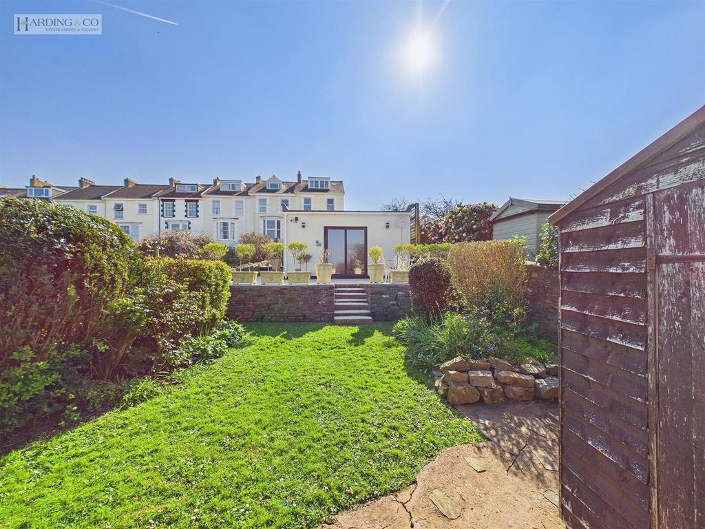 Garden .3.jpg