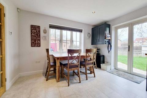 undefined, Nocton LN4