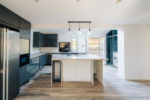 3 bedroom end of terrace house for sale, Bristol BS7