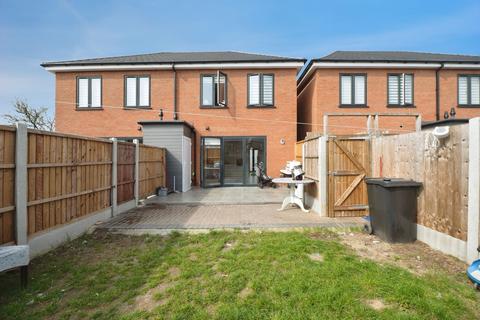 undefined, Havering Road, Romford, RM1