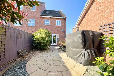 3 bedroom townhouse for sale, Sydney Road, Crewe, CW1